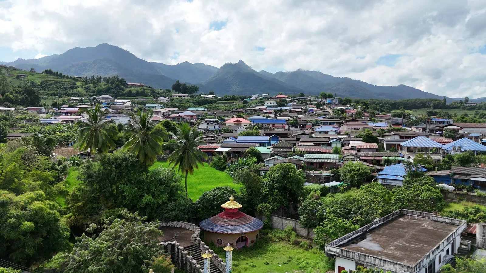 Santichon village with the mountains behind