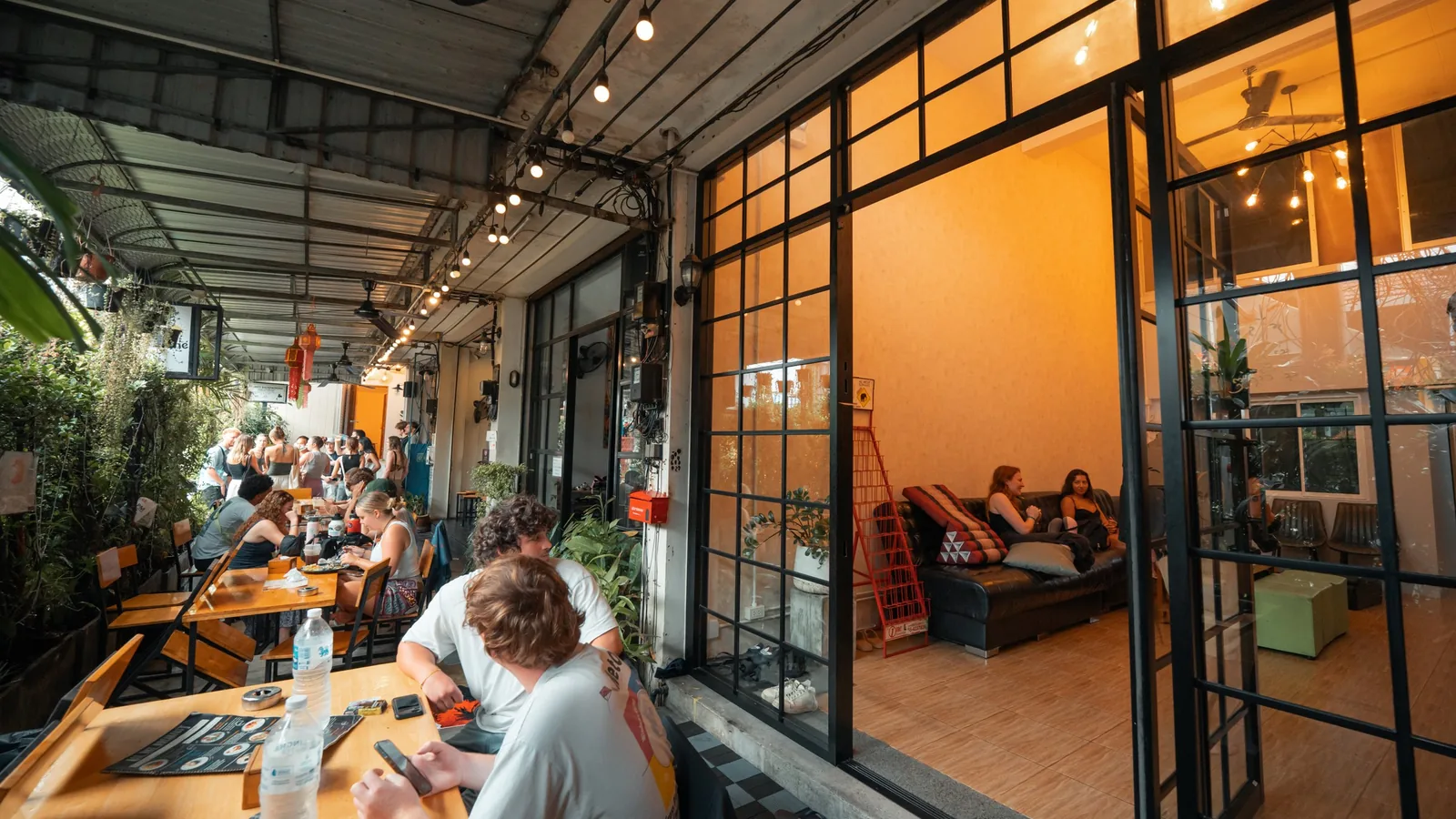 The front terrace and chill-out lounge at Stamps Backpackers