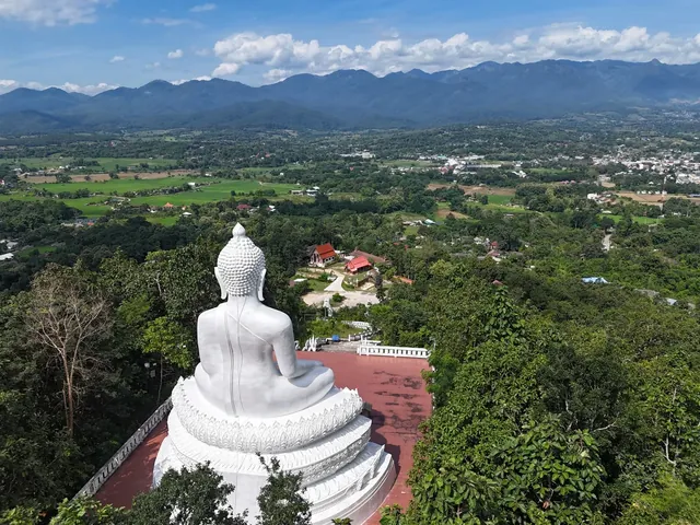 The White Buddha from behind, looking out over the Pai valley