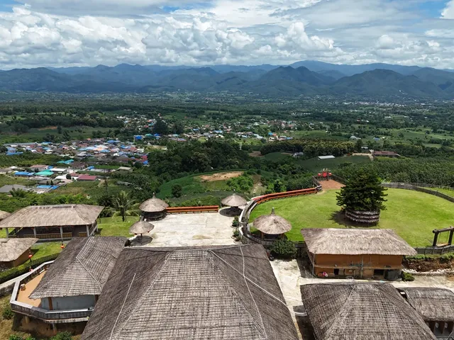 The view from Yun Lai over Santichon and the Pai valley